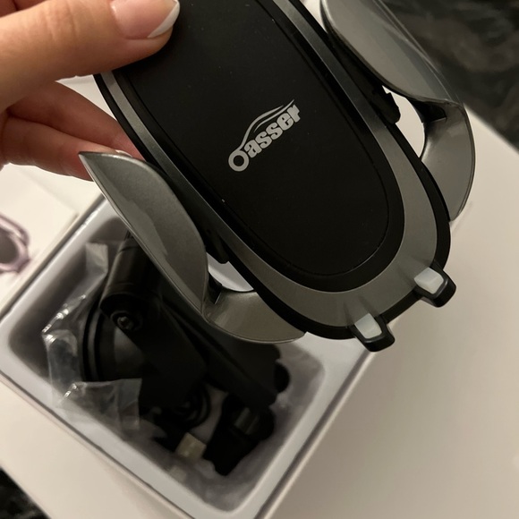 Wireless car  charger and phone holder - Picture 5 of 11